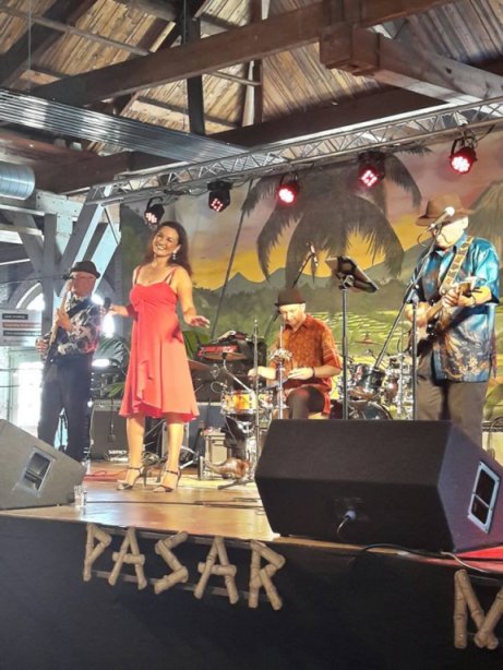 Dona en de Gado's seniorenshow; www.donaendegados.nl