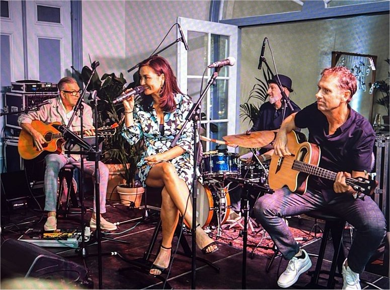 Doa Acoustic 4; www.donaendegados.nl