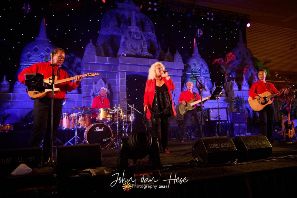 Hot News allroundband, www.kwekel-evenementen.nl