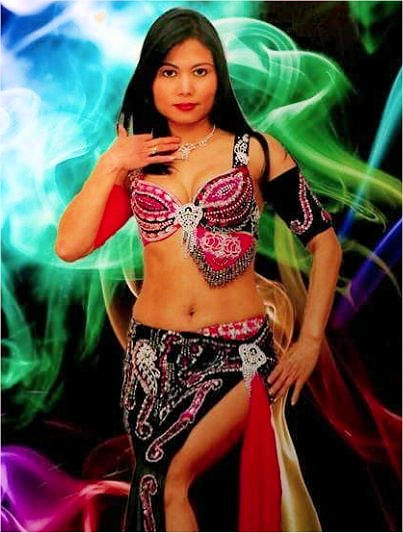 Buikdanseres Tabita te boeken bij www.kwekel-evenementen.nl